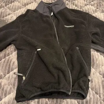 thisisneverthat 블랙 플리스 M