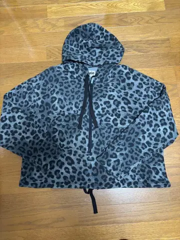 [ 새상품급 ] aie 레오파드 무늬 하프 지퍼 후드티 M