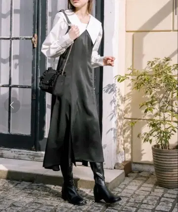 카라가 달린 도킹 원피스