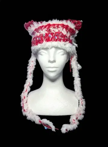 스칼렛 코켓 키티 이어 플랩 햇