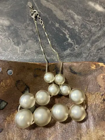 LOUNIE 진주풍 비즈 목걸이