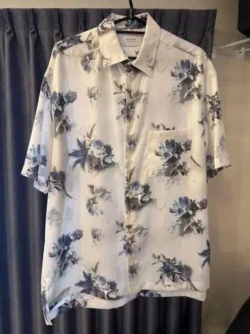 STUDIOUS 플라워 프린트 반팔 셔츠 사이즈 1