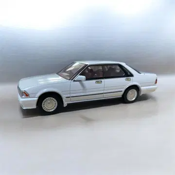 1/43 토미카 리미티드 빈티지 네오 닛산 세드릭 그랑 투리스모