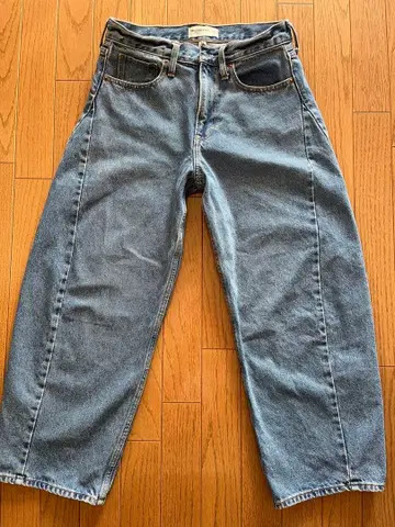 Abercrombie & Fitch 배럴 데님 미드 라이즈 24인치