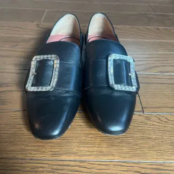 BALLY 블랙 가죽 로퍼 버클 포함