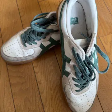 오니츠카타이거 스니커즈