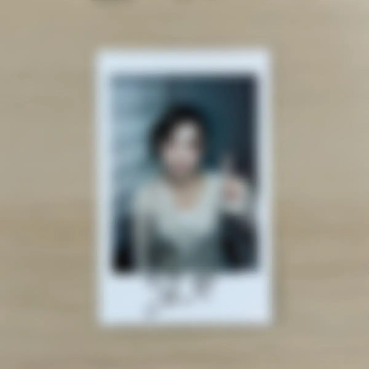 Billlie haram sign polaroid on Bunjang Global Site.