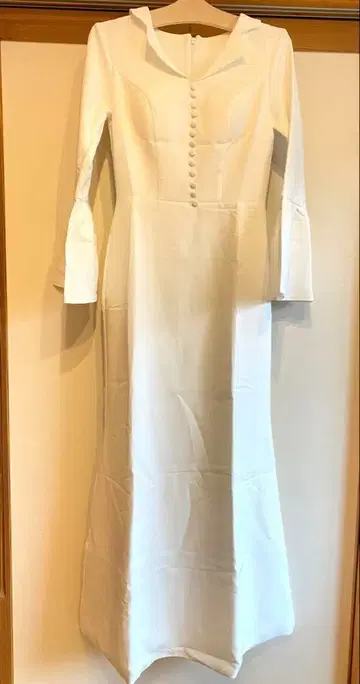 화이트 웨딩 드레스 플레어 슬리브 한국