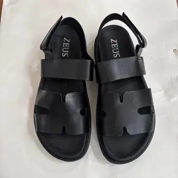 ZEUS 블랙 천연 가죽 샌들