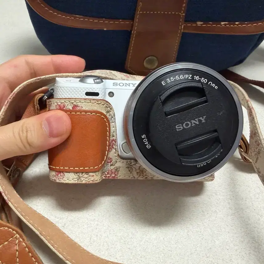 소니 NEX-5R 화이트 색상 미러리스 카메라 풀세트(상태최상)