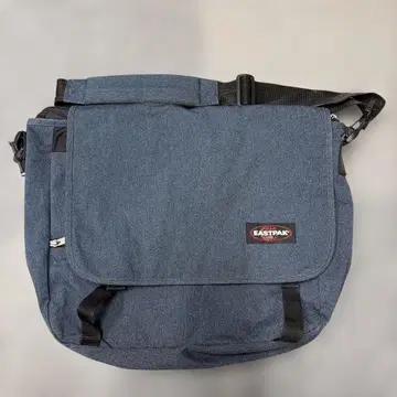 EASTPAK 다크 블루 숄더백