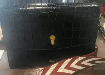 BALLY 악어 엠보싱 숄더백