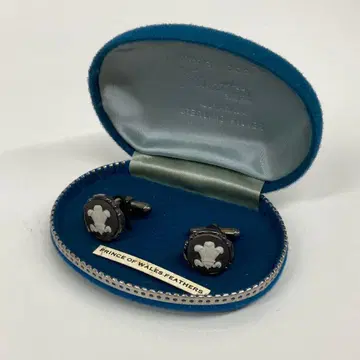 웨지우드 모티브 커프스 오리지널 케이스 포함