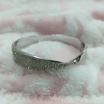 SWAROVSKI 스와로브스키 뱅글 팔찌 메비우스
