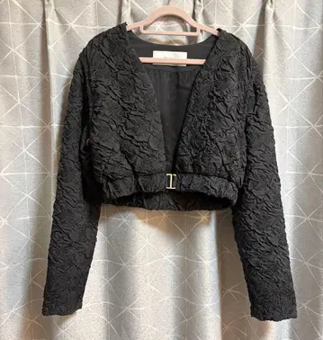 MURRAL Dahlia shrinking embroidery top