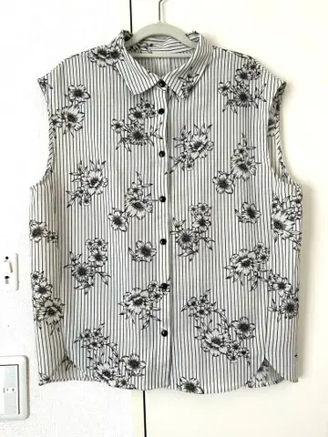 IENA 이에나 스트라이프 플라워 슬리브리스 셔츠 블라우스 꽃무늬