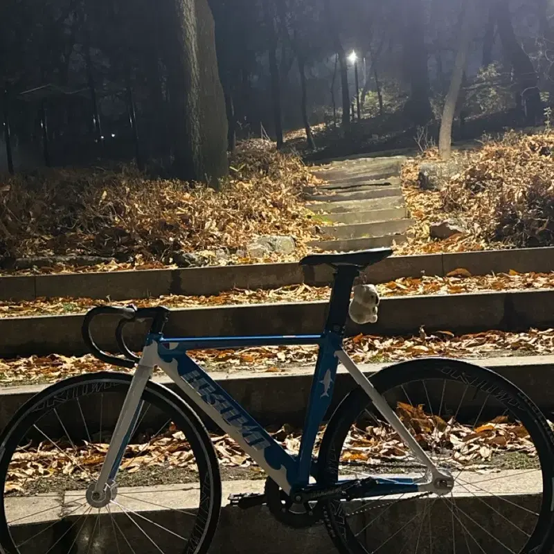 언노운 샤크 팝니다 네고 조금 가능합니다 연락 많이주세요