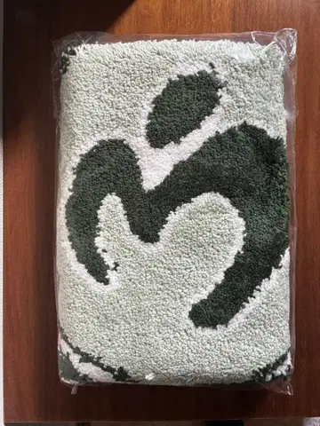 Mrs. GREEN APPLE 팝업 러그 매트