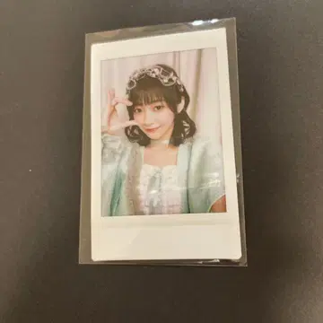 CUTIESTREET 큐스트 이타쿠라 카나 폴라로이드