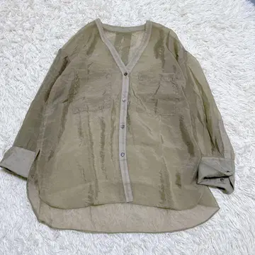 la peau de gem 시어 셔츠 긴팔 올리브 V넥 노카라