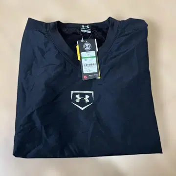 언더아머 피스테 윈드 브레이커