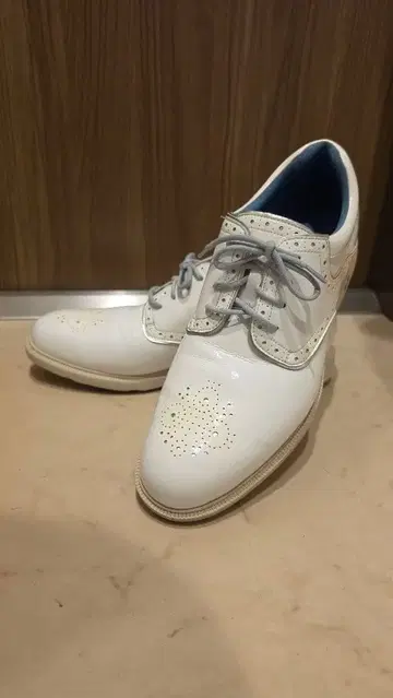 [ aJADE ] 아제이드 골프 슈즈 화이트 26.5cm 스파이크 없음