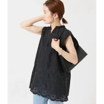 [새상품급] IENA 이에나 컷워크 스키퍼 블라우스