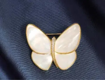 이탈리아 구매 새상품 섬세한 파베 크리스탈 버터플라이 브로치