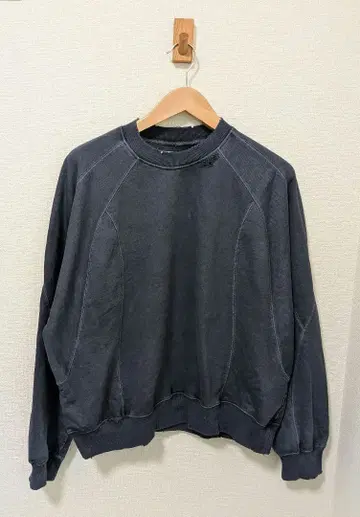 CLESSTE PIGMENT DYE FUTURE SWEATSHIRT