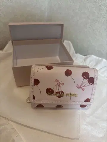 체리 패턴 핑크 3단 폴더형 지갑 박스 포함 메종 드 풀