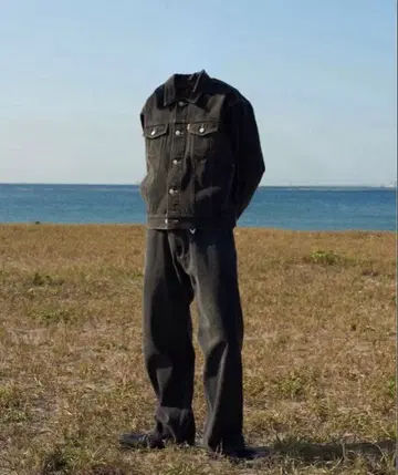 BELVET washed Black denim