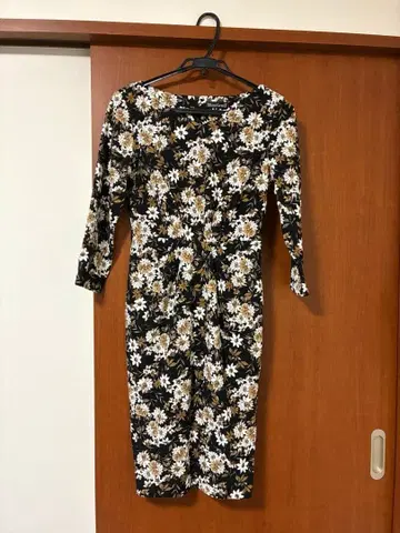 mimi grant 꽃무늬 원피스 M 사이즈 켈리x-line