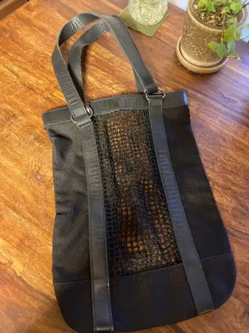 APC 토트백 가죽/메쉬/코튼 절개 블랙 레어