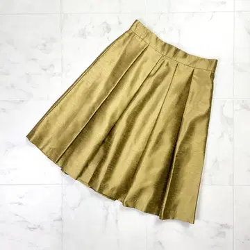 Lois CRAYON 플리츠 플레어 스커트 광택감 골드 M*OD104