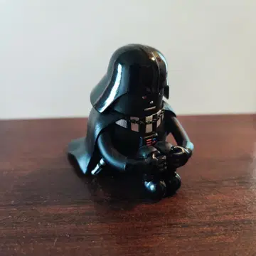 다스 베이더 피규어 웅크린 자세