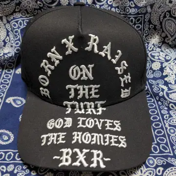 BORN X RAISED 자수 야구 모자 스냅백