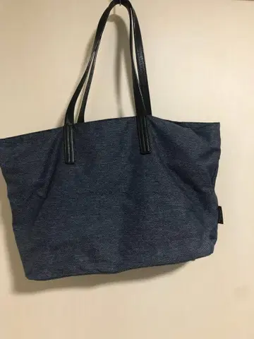 다크 블루 나일론 토트백