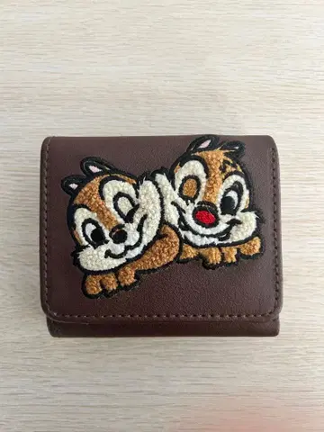 [디즈니 스토어] 3단 폴더형 지갑 칩과 데일 브라운 컴팩트 지갑