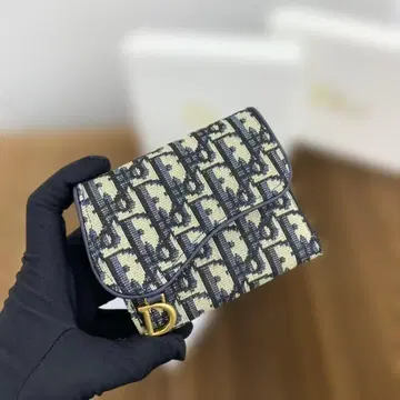 [ 특가 상품 신속하게 발송 ] 3단 폴더형 지갑 지갑 트로터 안장 지갑