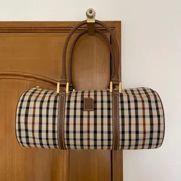 새상품급 DAKS 핸드백