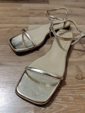 [ LE TALON ] 사이드 링 스트랩 샌들 M 골드 미사용