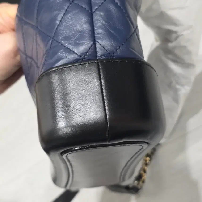 샤넬 가브리엘 호보 스몰 네이비블랙 사진 8