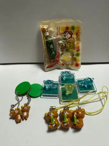 리락쿠마 스트랩, 고무인