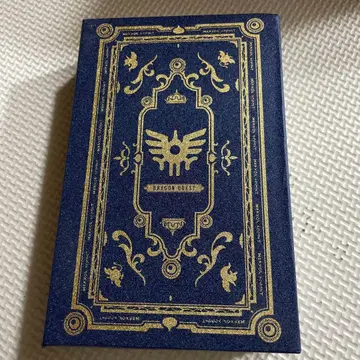 디자인 수납 박스 네이비 컬러 골드 컬러 장식