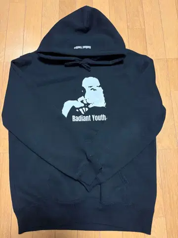 Radiant Youth 블랙 후드티