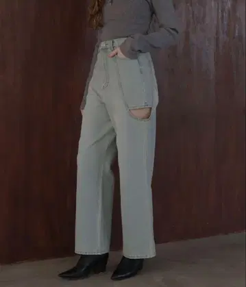 Mili 어피니티 사이드 컷아웃 스트레이트 데님 팬츠