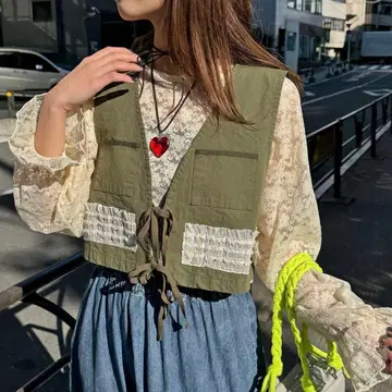 CIAOPANIC 차오패닉 리본 헌팅 베스트 카키