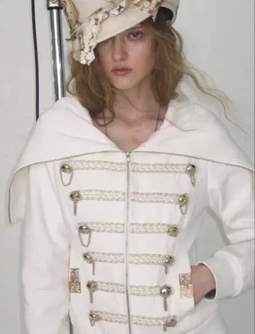 Elyoya 나폴레옹 자켓 화이트 고급스러움 프렌치 걸리시 왕홍