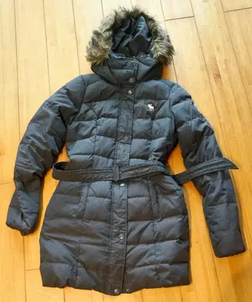 Abercrombie & Fitch 후드 부착 다운 코트