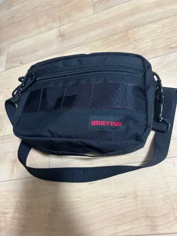 [ 미사용 ] BRIEFING 숄더 파우치
